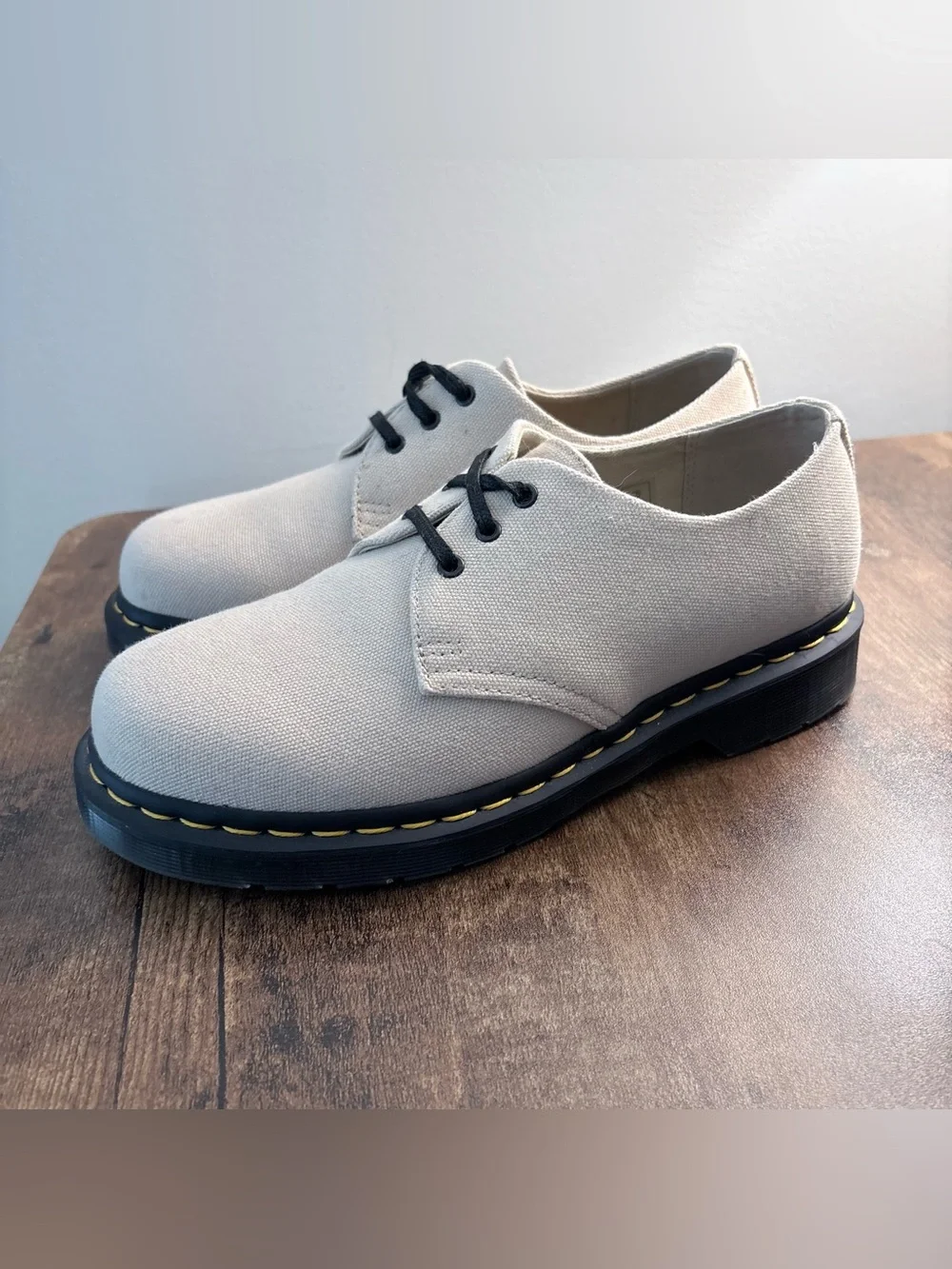 Dr. Marten’s 1461 Oxford Shoes Beige Canvas